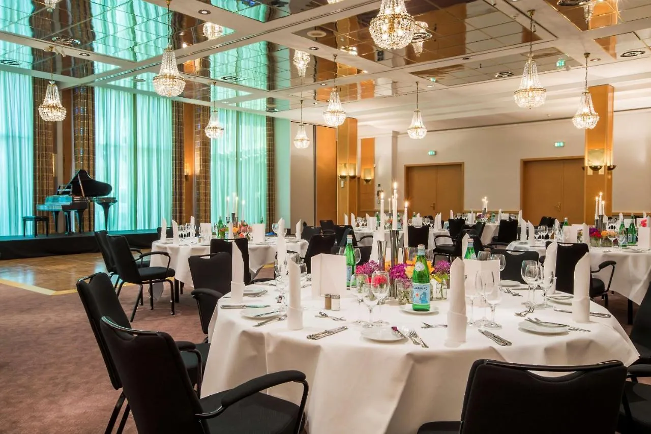 Radisson Blu Senator Hotel, Luebeck 5*, ליבק גרמניה